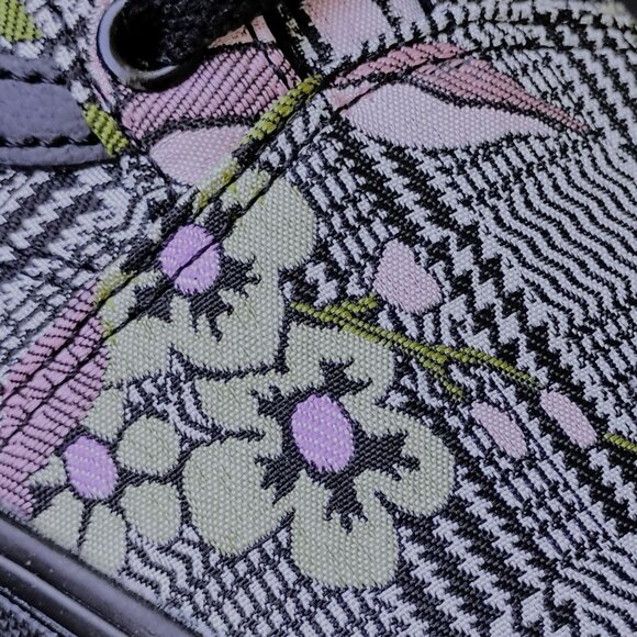 Vans Men's Old Skool Stackform/Platform Sneaker in Lovely Tapestry Floral Black - Picture 6 of 13